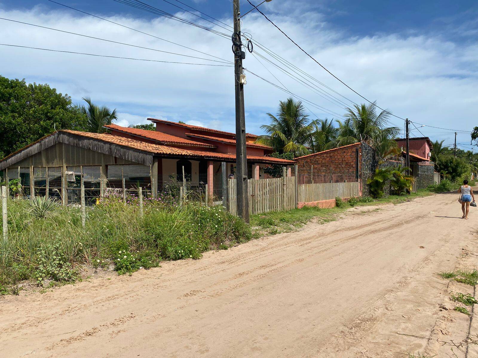 Casa à venda com 3 quartos, 1000m² - Foto 2